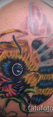 Bumblebee TATTOO No. 368 - a minta egyedülálló változata, amely jól használható feldolgozásra és tetoválásként történő alkalmazásra poszméhek ujján