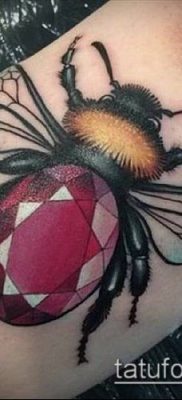 Bumblebee TATTOO # 574 - a minta hűvös változata, amely sikeresen használható a poszméh tetoválásaként történő módosítására és alkalmazására