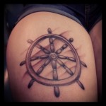Mit jelent a kormánykerék tetoválása?