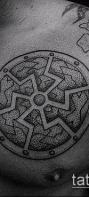 TATTOO SCANDINAVIAN RUNES №228 - en sej version af billedet, der let kan bruges til at transformere og anvende som en tatovering Skandinaviske runer træder ind i fremtiden