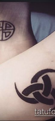 TATTOO SCANDINAVIAN RUNES nr. 460 - en sej version af mønsteret, der godt kan bruges til at transformere og anvende skandinaviske runer som en tatovering for amuletter