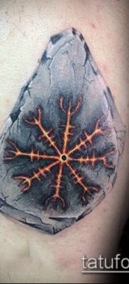 TATTOO SCANDINAVIAN RUNES № 564 - en sej version af billedet, som godt kan bruges til at transformere og anvende som en tatovering af skandinaviske runer