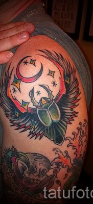 Примерна снимка на татуировка на скарабей 27