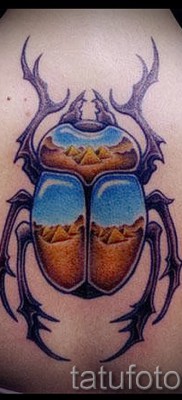 Примерна снимка на татуировка на скарабей 17