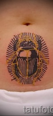 Примерна снимка на татуировка на скарабей 16