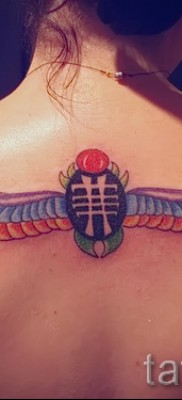 Примерна снимка на татуировка на скарабей 14