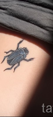 Примерна снимка на татуировка на скарабей 13