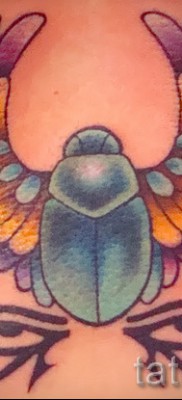 Примерна снимка на татуировка на скарабей 3