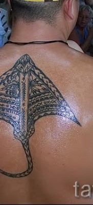 Fotó példa egy csípős 45 -ös tetoválásra