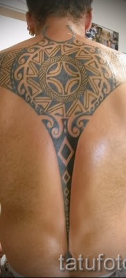 Fényképes példa egy csípős tetoválásra 41