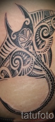 Fényképes példa egy csípős tetoválásról 38