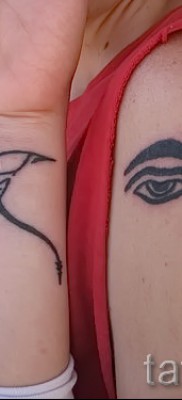 Fényképes példa egy csípős tetoválásról 34