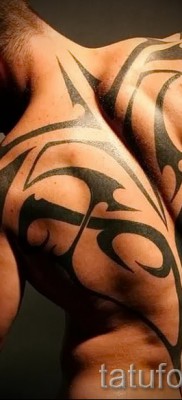 Fényképes példa egy csípős tetoválásról 22