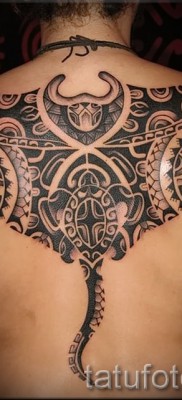 Fényképes példa egy csípős tetoválásról 19