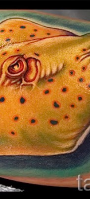 Fényképes példa egy csípős tetoválásra 17