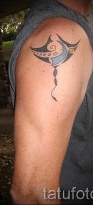 Fényképes példa egy csípős tetoválásról 16