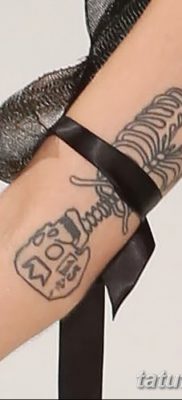 fotó egy csontváz tetoválásról, kelt 2017. 08. 28 -án №046 - tetováló csontváz -