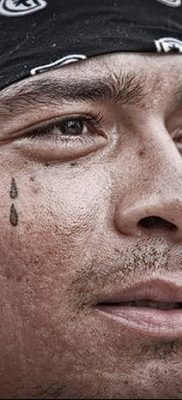 fotó szakadásról az arcon tetoválás dátuma: 2018.04.16.