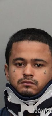 fotó egy könnycsepp tetoválásról az arcon, 2018.04.16. №031 - tetoválás szakadás az arcán -