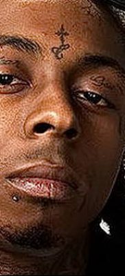 fotó egy könnycsepp tetoválásról az arcon, 2018.04.16. №037 - tetoválás szakadás az arcán -