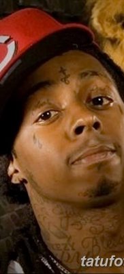 fotó egy könnycsepp tetoválásról az arcon, 2018.04.16., №046 - tetoválás szakadás az arcán -