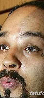 fotó egy könnycsepp tetoválásról az arcon, 2018.04.16. №050 - tetoválás szakadás az arcán -