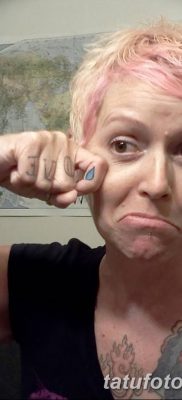 fotó egy könnycsepp tetoválásról az arcon, 2018.04.16. №051 - tetoválás szakadás az arcán -