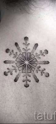 fotó egy hópehely tetoválásról a hópehely tetoválás jelentését bemutató cikkhez - tatufoto.ru - 41