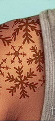 fotó egy hópehely tetoválásról a hópehely tetoválás jelentéséről szóló cikkhez - tatufoto.ru - 2