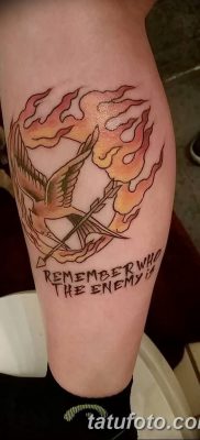 fotó a Mockingjay tetoválásról, 2017. 09. 25 -én, 012 sz. - Tetoválás éhezők viadala -