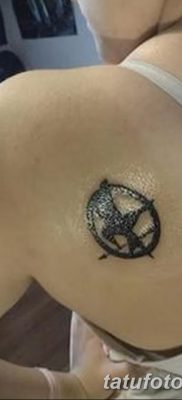 fotó a Mockingjay tetoválásról, 2017. 09. 25 -én, 033 sz. - Tetoválás éhezők viadala -