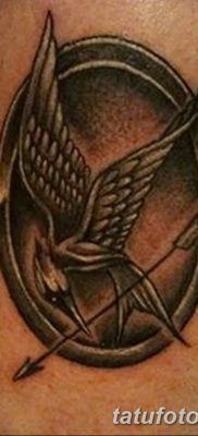 fotó a Mockingjay tetoválásról, 2017. 09. 25 -én, 055. sz. - Tetoválás -éhezők viadala -