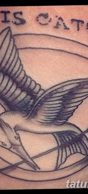 fotó a Mockingjay tetoválásról, 2017. 09. 25 -én, 061. sz. - Tetoválás -éhezők viadala -