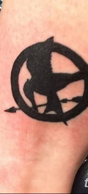 fotó tetoválás Mockingjay 2017. 09. 25 -től №064 - Tattoo Hunger Games -