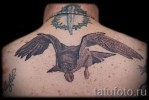 Sólyom tetoválás példa a 13. képen