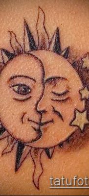 fotó a nap és a hold tetoválásról (jelentése) - egy példa egy érdekes tetoválási tervre - 059