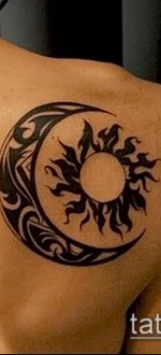 fotó a nap és a hold tetoválásról (jelentése) - egy példa egy érdekes tetoválási tervre - 044