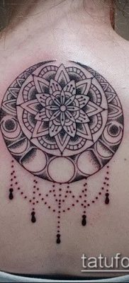 fotó a nap és a hold tetoválásról (jelentése) - egy példa egy érdekes tetoválási tervre - 037