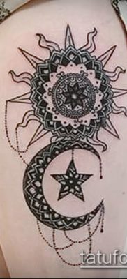 fotó a nap és a hold tetoválásról (jelentése) - egy példa egy érdekes tetoválási tervre - 017