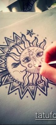 fotó a nap és a hold tetoválásról (jelentése) - egy példa egy érdekes tetoválási tervre - 011