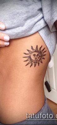 fotó a nap és a hold tetoválásról (jelentése) - egy példa egy érdekes tetoválási tervre - 004
