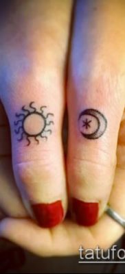 fotó a nap és a hold tetoválásról (jelentése) - egy példa egy érdekes tetoválási tervre - 003