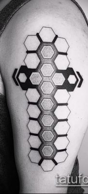 méhsejt tetoválás fotó (jelentése) - példa egy érdekes tetoválási rajzra - 056