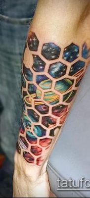 méhsejt tetoválás fotó (jelentése) - példa egy érdekes tetoválási tervre - 050