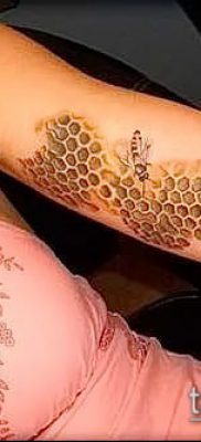 méhsejt tetoválás fotó (jelentése) - példa egy érdekes tetoválási tervre - 047