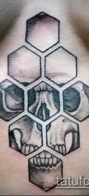méhsejt tetoválás fotó (jelentése) - példa egy érdekes tetoválási tervre - 035