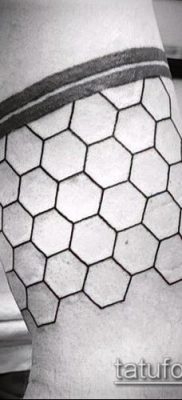 méhsejt tetoválás fotó (jelentése) - példa egy érdekes tetoválási tervre - 033