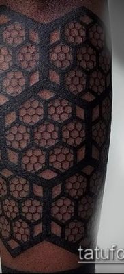 méhsejt tetoválás fotó (jelentése) - példa egy érdekes tetoválási rajzra - 029
