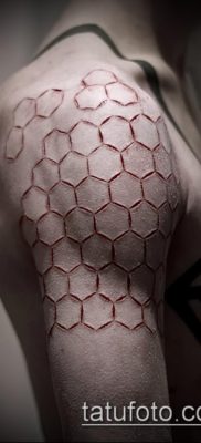 méhsejt tetoválás fotó (jelentése) - példa egy érdekes tetoválási tervre - 017