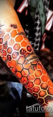 méhsejt tetoválás fotó (jelentése) - példa egy érdekes tetoválási tervre - 005